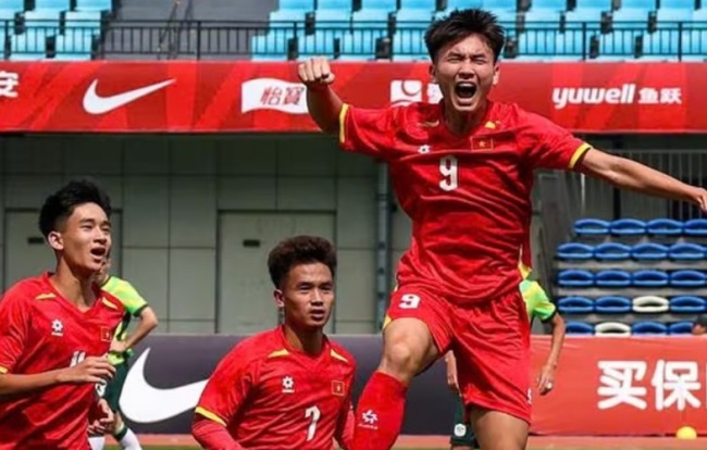 U16 Việt Nam đánh bại Ả Rập Xê Út.