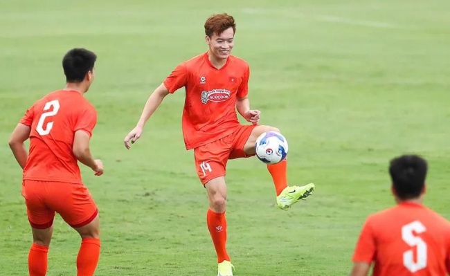 Tuyển Việt Nam đối mặt vấn đề lực lượng.