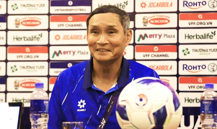 HLV Mai Đức Chung: 'Huỳnh Như lớn tuổi rồi nhưng không nên chê trách'